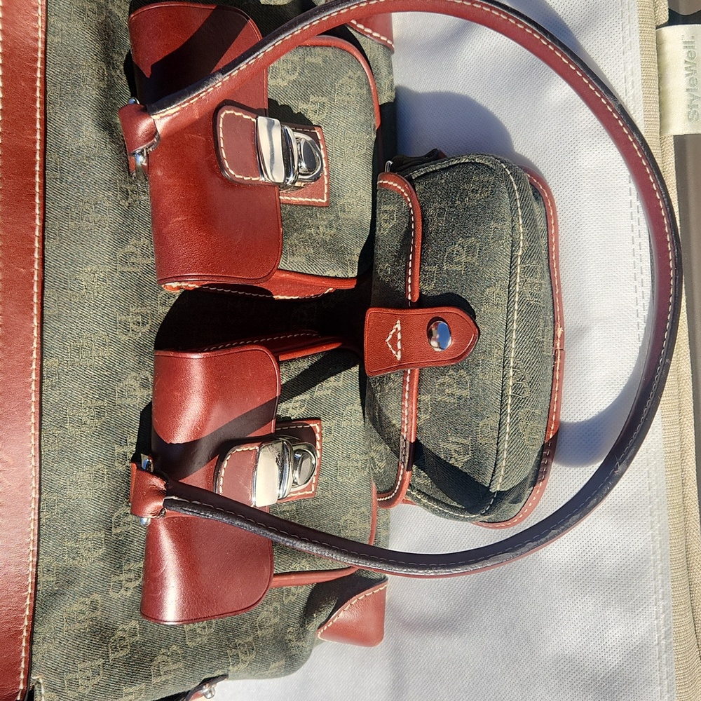 Dooney & Bourke Vintage Double Pocket Satchel w/ Flap, & Wristlet, EUC!! - Picture 15 of 16